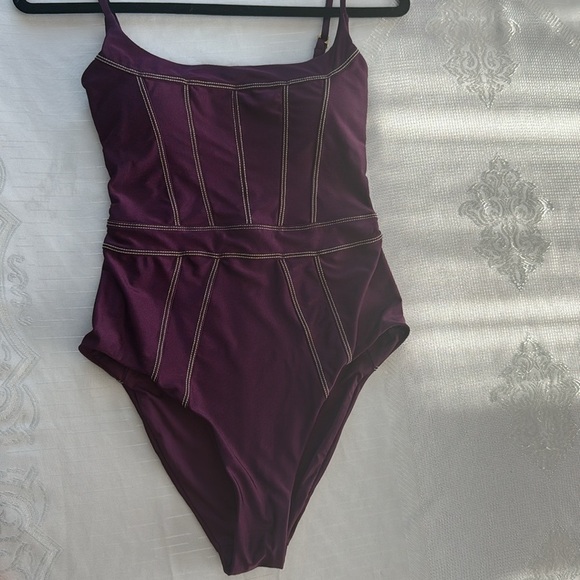 Becca Color Sheen One Piece Swimsuit size M - Picture 3 of 9